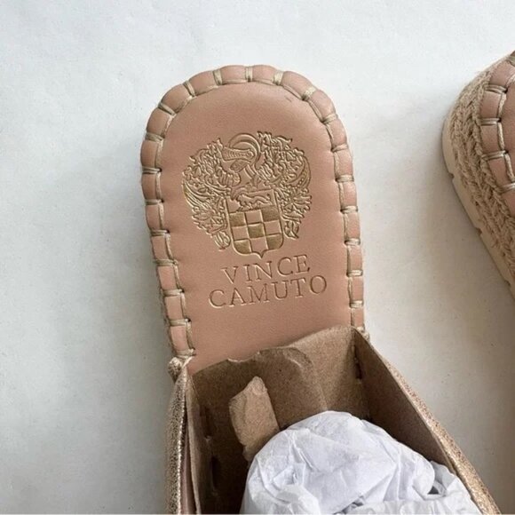 Vince Camuto Melysa Slide Sandals in Egyptian Gold NEW - Picture 4 of 7